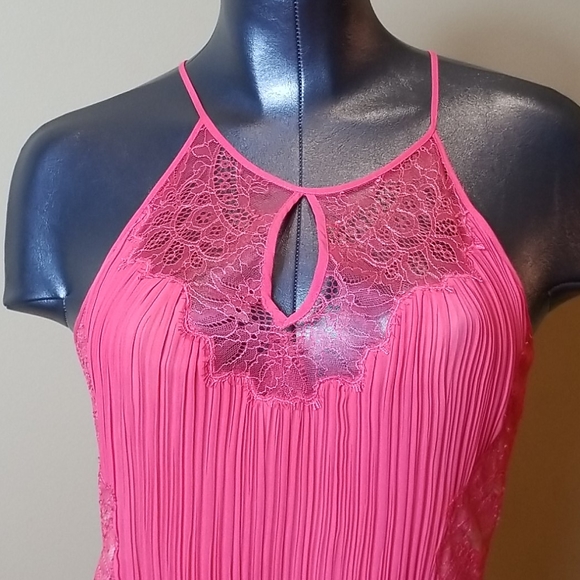 BCBGMAXAZRIA Pleated Lace & Chiffon High/Low Dress - Picture 4 of 10